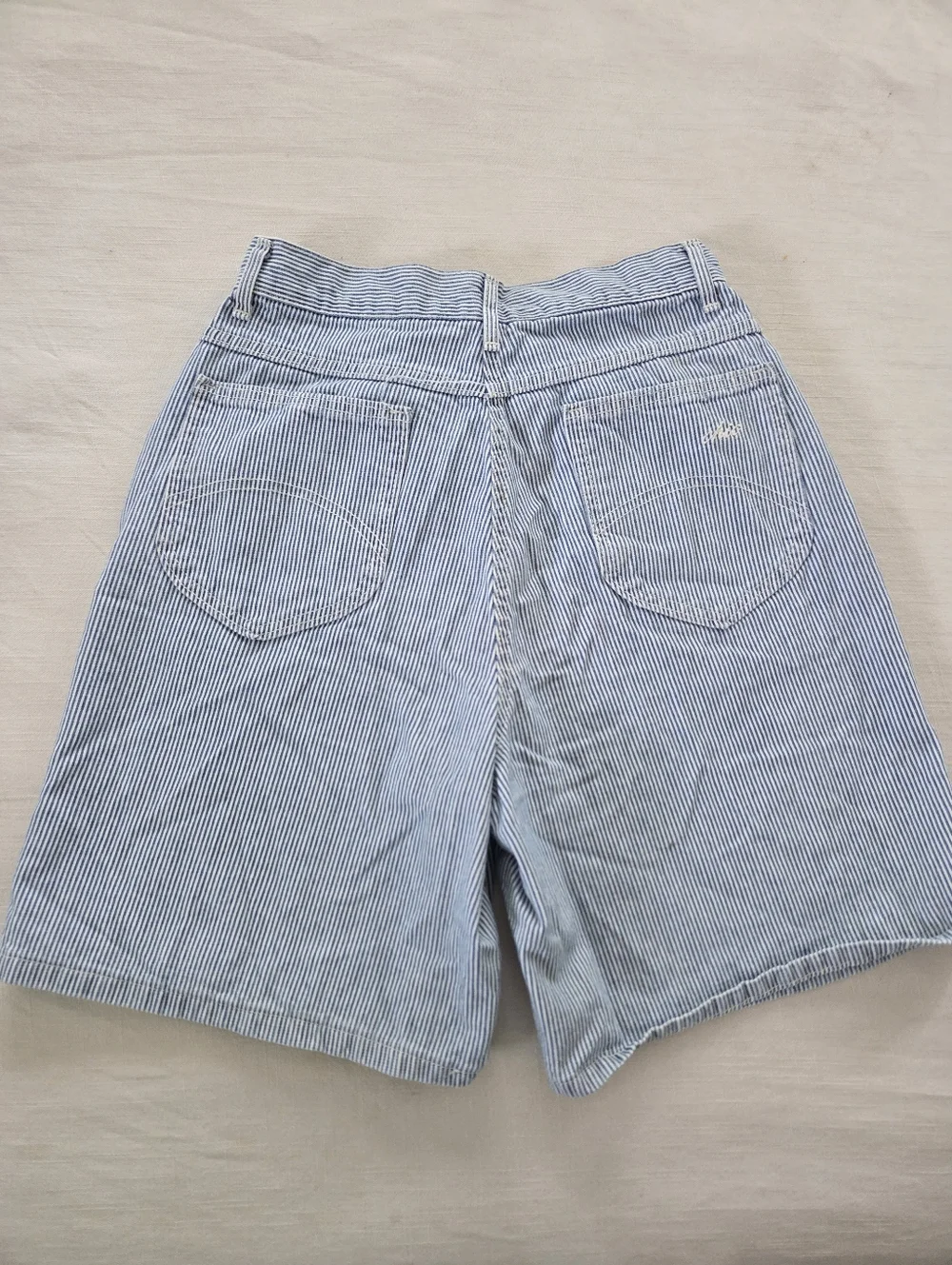 Vintage Chic Striped Light Blue Women’s Jean Shorts 27 Inch Waist Summer
